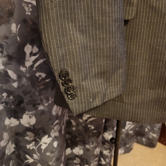 Tommy Hilfiger Gray Sport Coat with Classic Notched Lapels - Picture 4 of 14